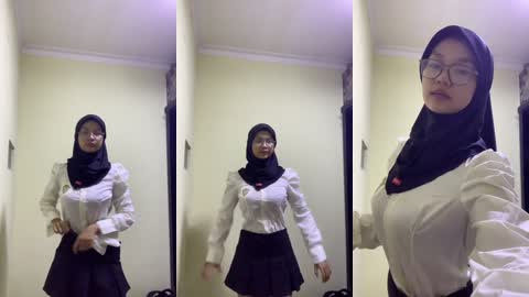 Dila Slave yang baru muncul ke publik Bikin Ngaceng Part 2